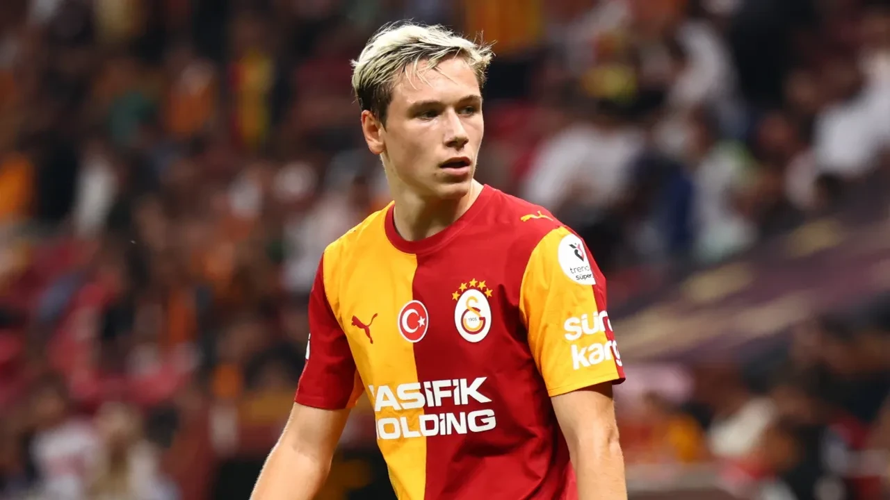 Galatasaray'da Batrakov siftah yaptı! Rus futbolcu ilk kez sarı-kırmızılı formayı giydi