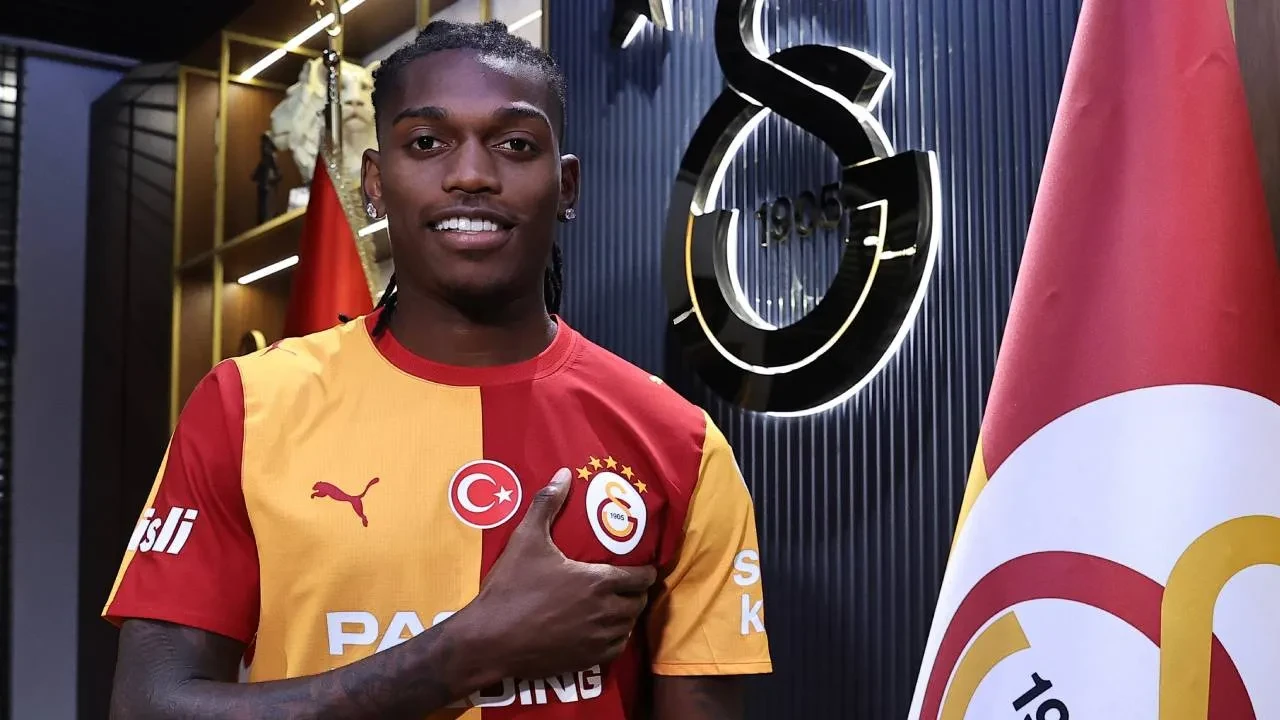 Galatasaray'ın yeni transferi Leao hedefini açıkladı! "Tekrar şampiyon olmak için buradayım"
