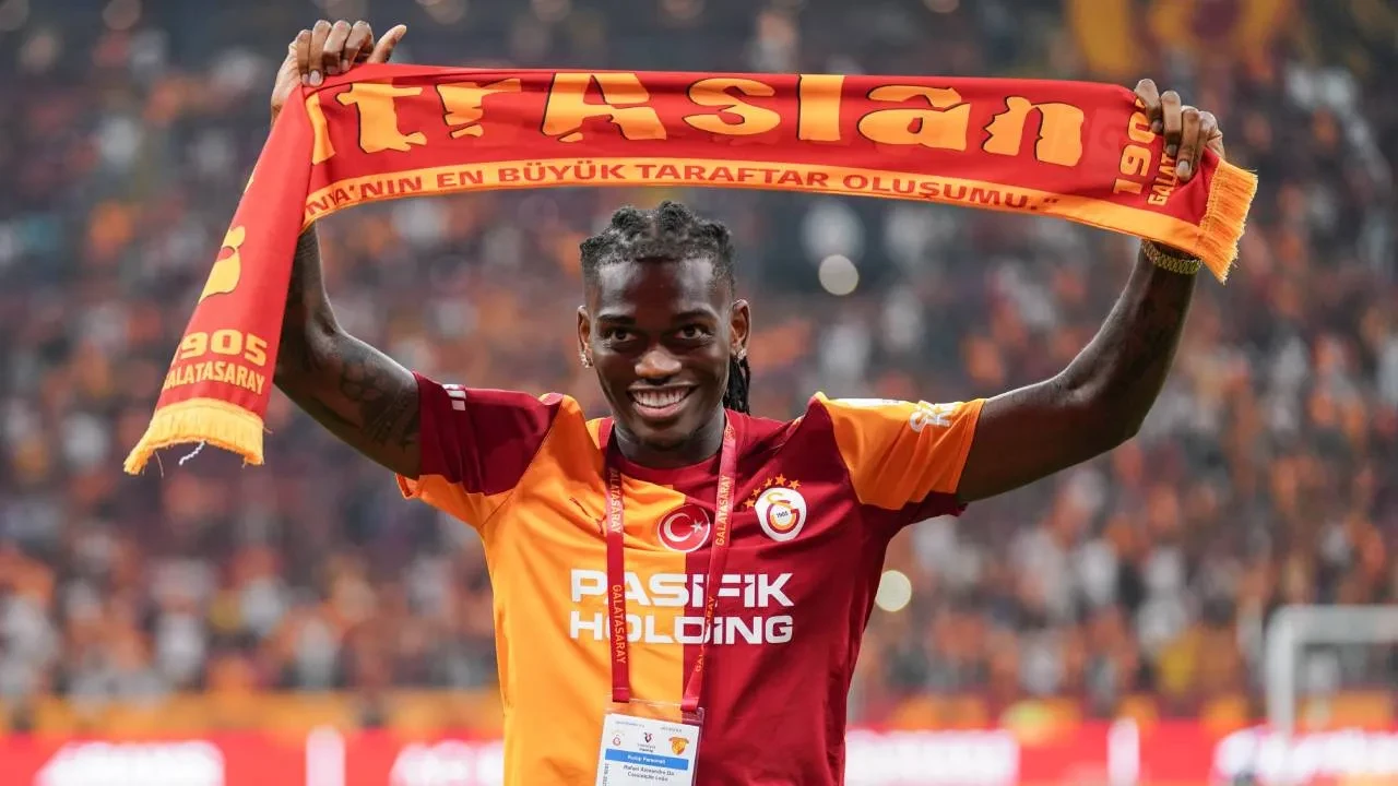 Galatasaray'ın yeni transferi Leao hedefini açıkladı! "Tekrar şampiyon olmak için buradayım"