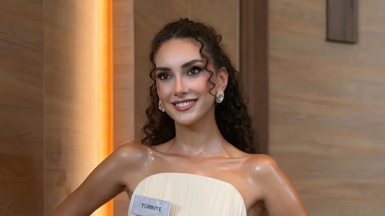 Miss Turkey 2025 birincisi Sıla Saraydemir Miss World 2026 çeyrek finalinde! Galata Kulesi detayı yarışmaya damga vurdu