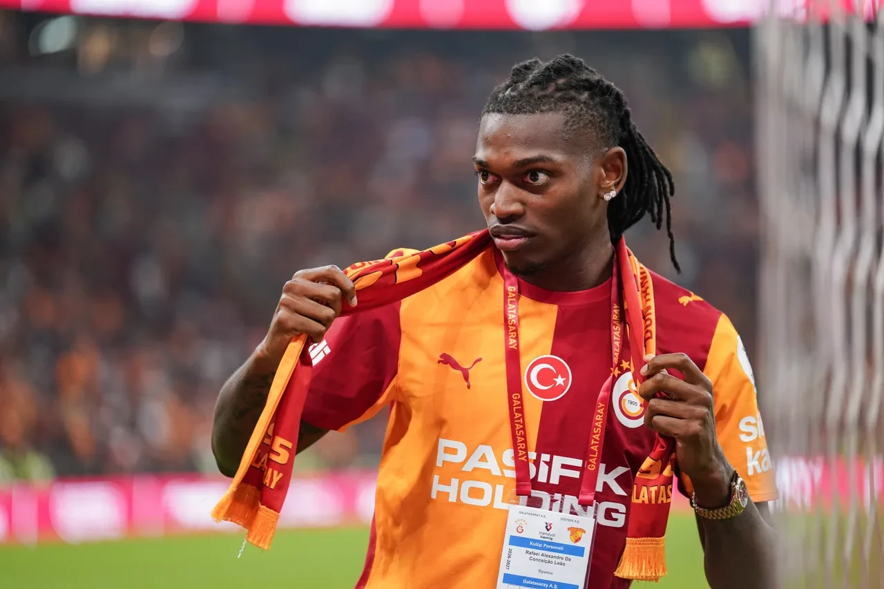Rafael Leao'nun bonservisi ve maaşı resmen açıklandı