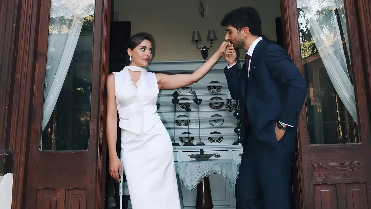 Sıla Türkoğlu ve Ata Ayyıldız nişanlandı! Aşklarını evlilik yolunda taçlandırdılar
