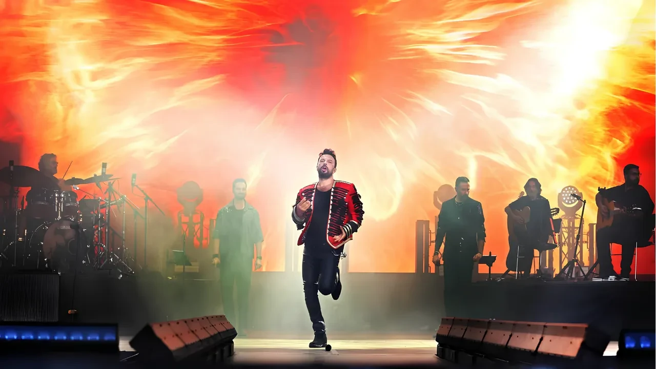 Tarkan’dan konser öncesi sürpriz değişiklik! Yeni imajı dikkat çekti