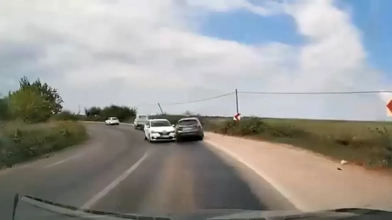Virajı alamadı, kazaya neden oldu! O anlar kamerada