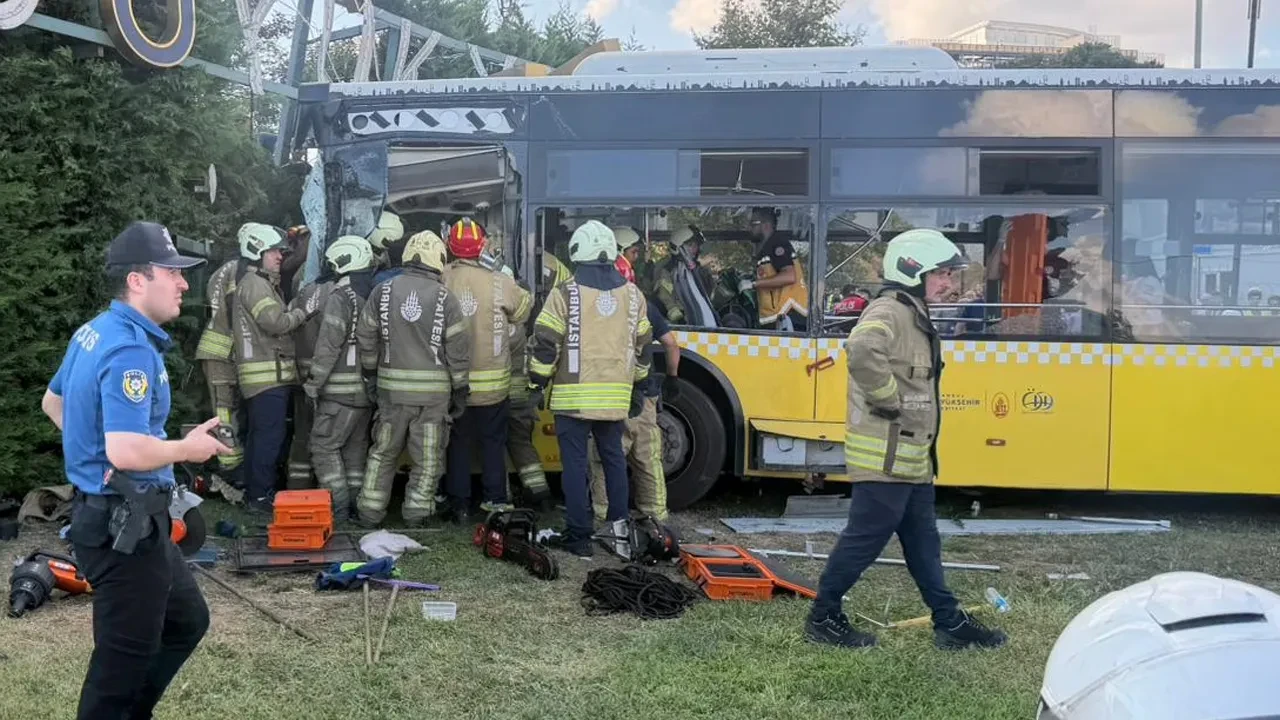 Zeytinburnu'ndaki İETT kazasında can kaybı 3'e yükseldi