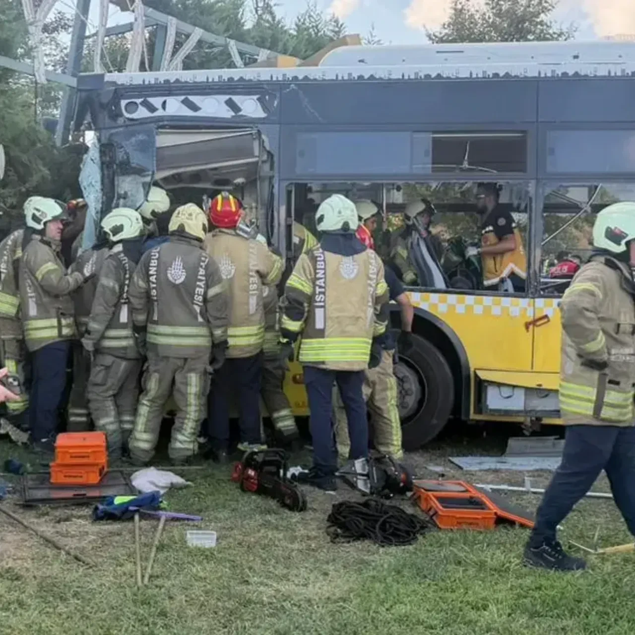 Zeytinburnu'ndaki İETT kazasında can kaybı 3'e yükseldi