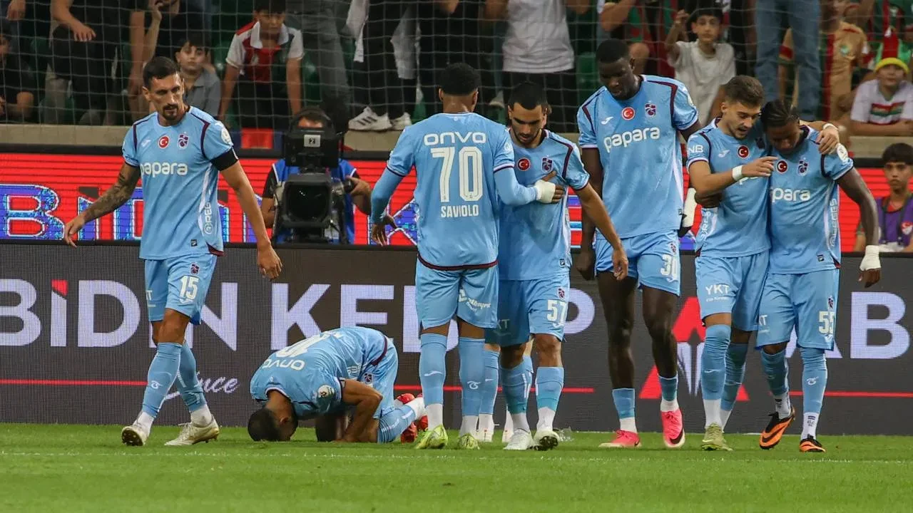 Amedspor, Trabzonspor'u mağlup etti! Diyarbakır ekibinden 2-1'lik galibiyet