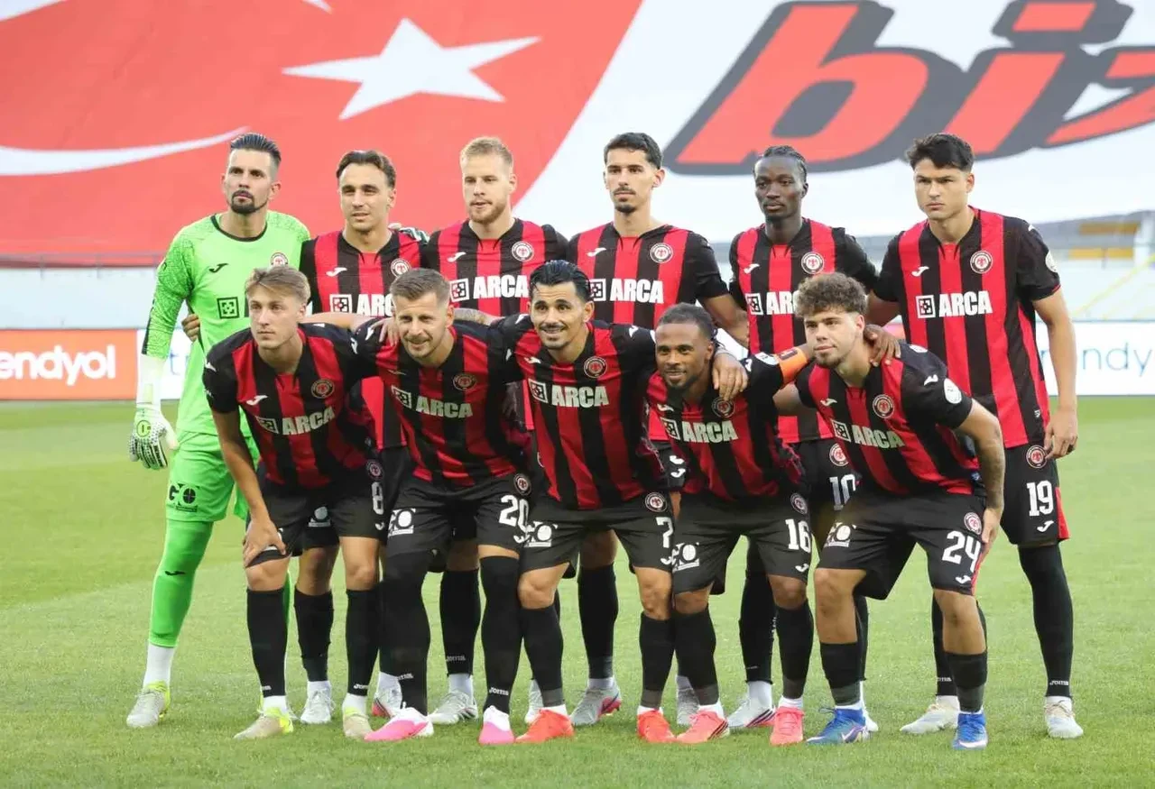 Beşiktaş Çorum FK hangi kanalda, CANLI nereden izlenir? Maç başlıyor