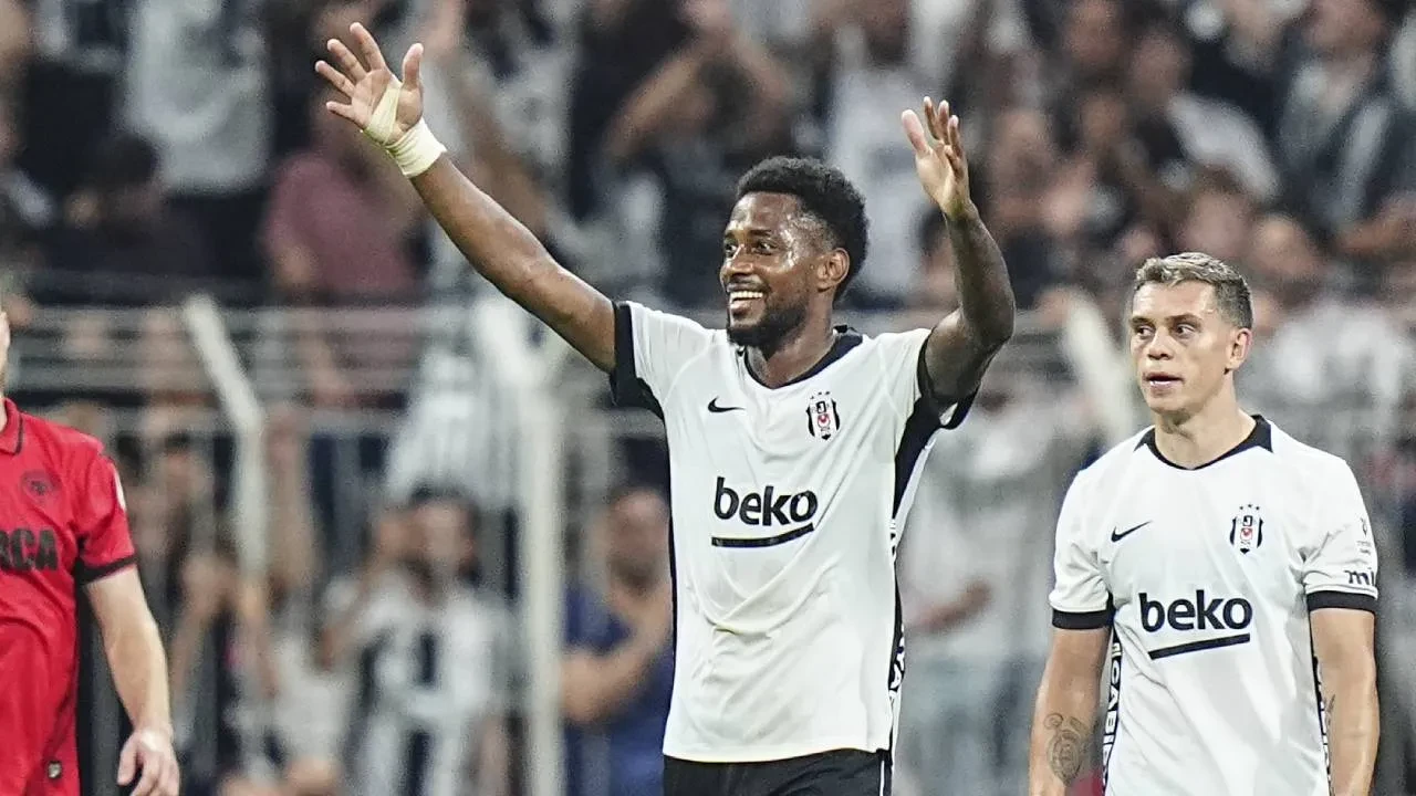 Beşiktaş'tan 6 gollü galibiyet! "Kara Kartal" evinde uçuşa geçti