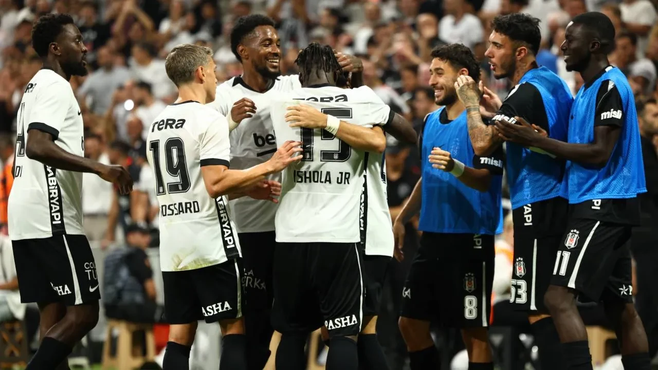 Beşiktaş'tan 6 gollü galibiyet! "Kara Kartal" evinde uçuşa geçti