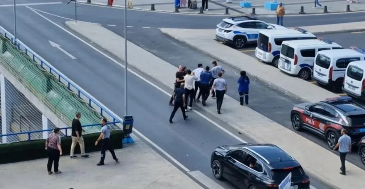 Taksicilerin tekme tokat kavgası kamerada!