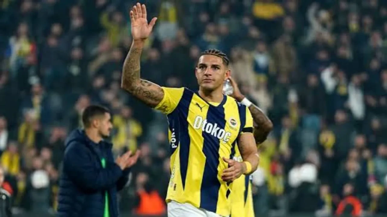 Fenerbahe'de bir ayrılık daha! Tartışılan isim takımdan gidiyor