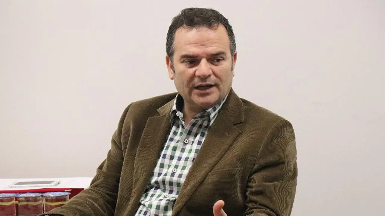 Gazeteci Kemal Öztürk hakkında gözaltı kararı