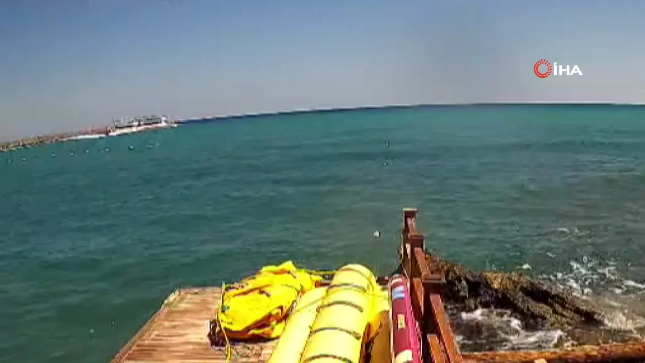 Girne’de batan feribotun son anları kamerada
