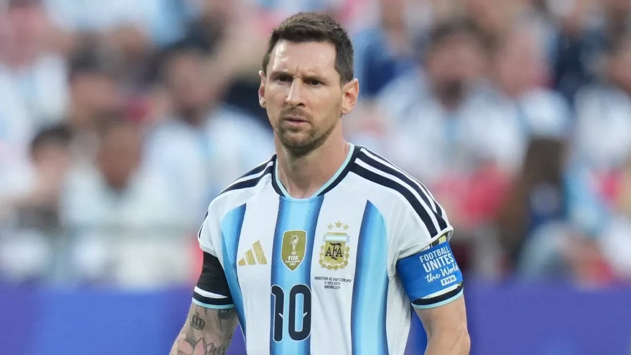 Messi bıraktığını açıkladı! Yıldız futbolcu veda etti