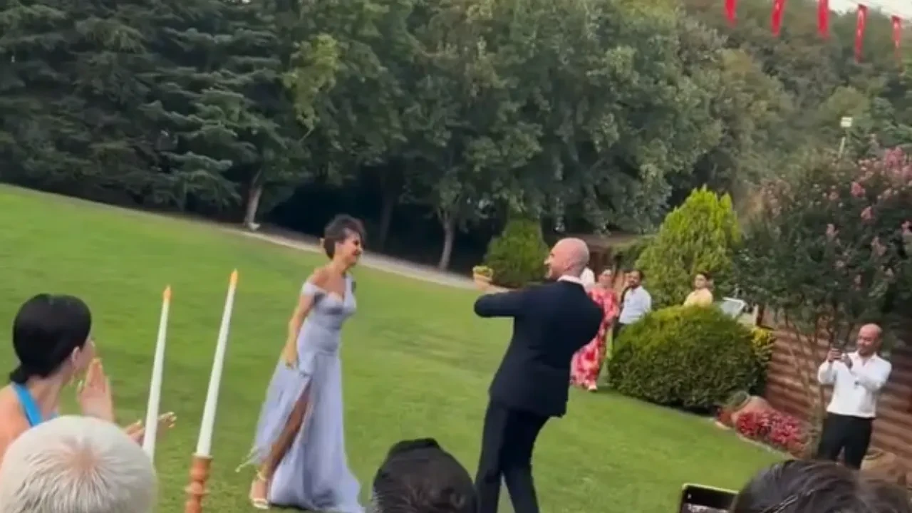 Şevket Çoruh’un kızı Gülenay Çoruh nişanlandı! Özel geceye ünlüler akın etti