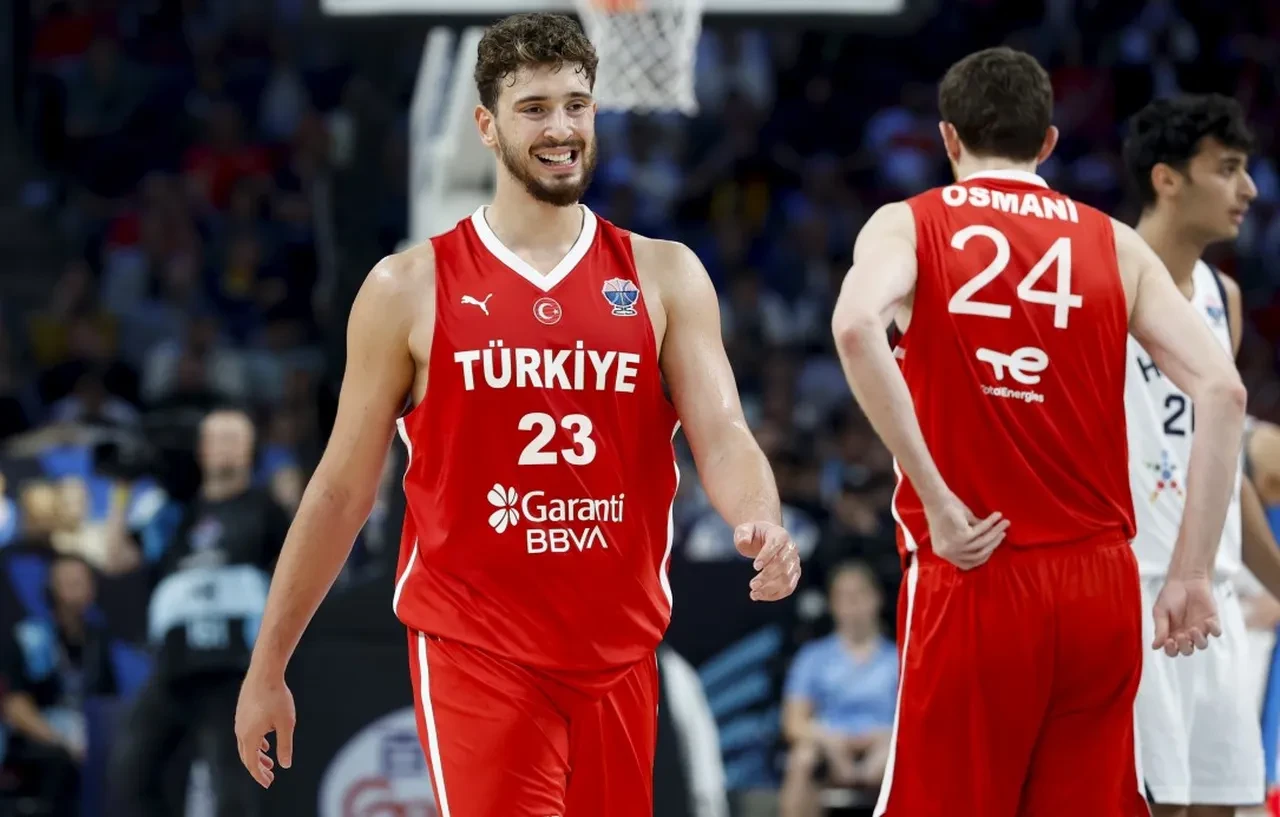Tarık Biberovic ve Alperen Şengün neden yok, neden oynamıyor?