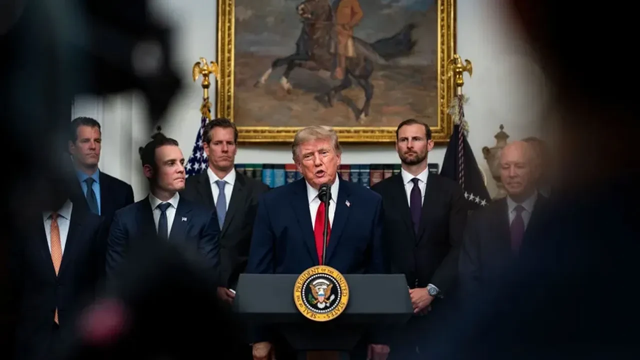 Trump saat verip tehdit etti: 'İran'ı tokatlayacağız'