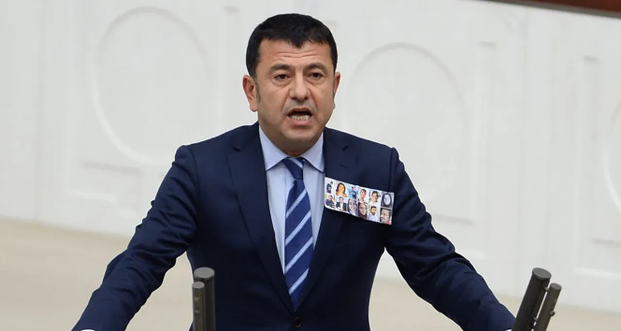 Veli Ağbaba ve ailesini tehdit edip 20 milyon istediler: 4 tutuklama