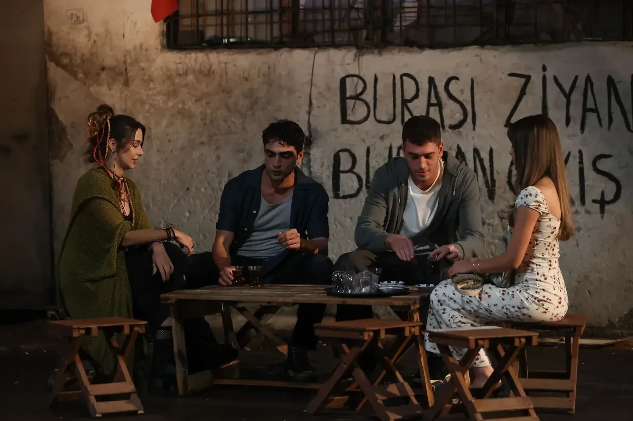 Altı Üstü İstanbul rekorlara doymuyor! Yazın zirve dizisi reyting rekorunu bırakmıyor: 3 Ağustos 2026 reytingler