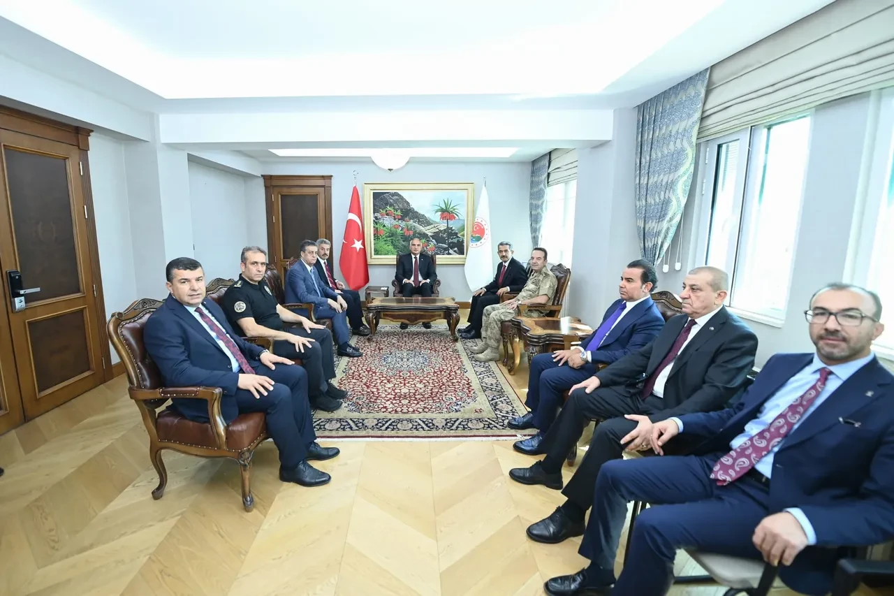 Bakan Ersoy Şırnak’ta! Valiliği ziyaret etti