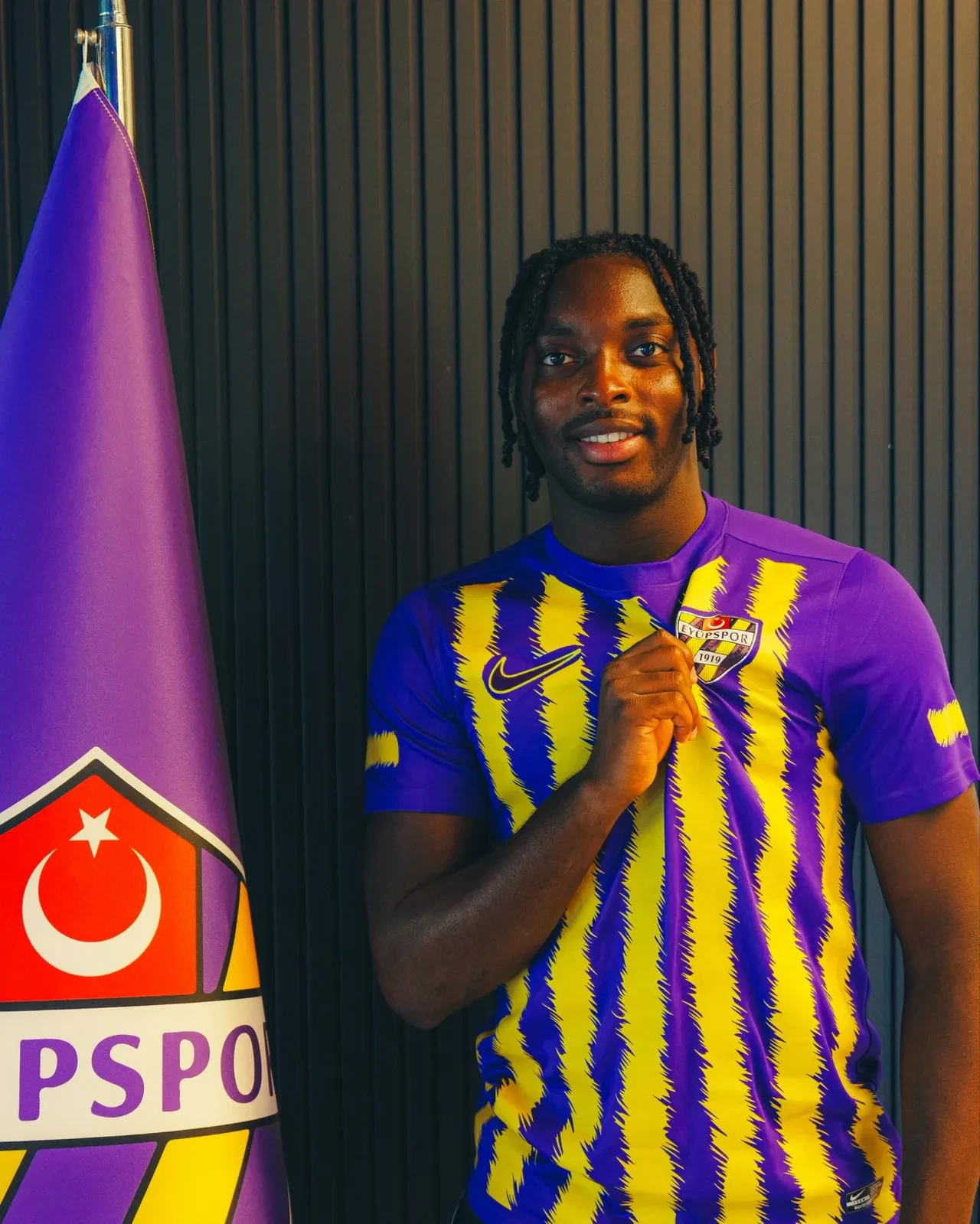 Eyüpspor'a Nijeryalı golcü! İstanbul ekibi, Ahmed Abdullahi'yi kadrosuna kattı