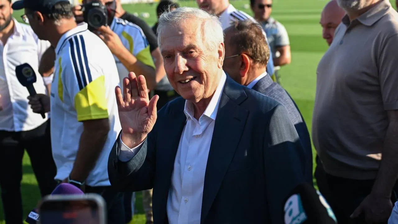 Fenerbahçe, Sturm Graz hazırlıklarını tamamladı! Taraftarlardan antrenmanda destek
