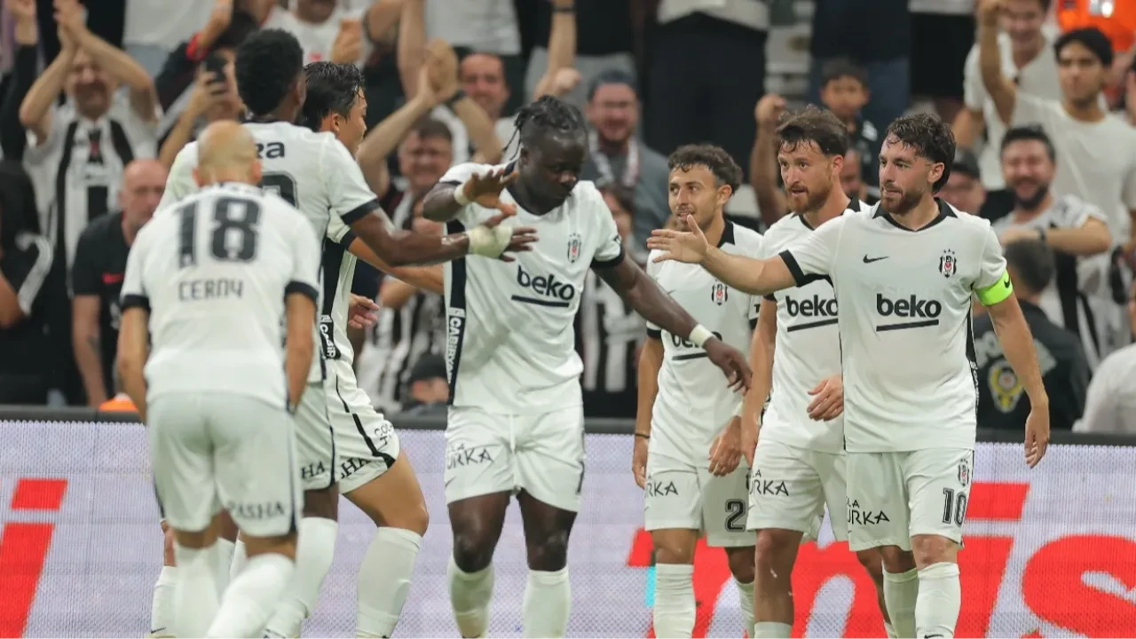 Hradec Kralove Beşiktaş muhtemel 11! Trossard Kralove maçında oynayacak mı?