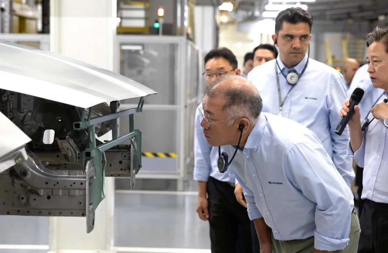 Hyundai’nin patronu IONIQ 3 için İzmit’e geldi: İşçilerden tek bir şey istedi