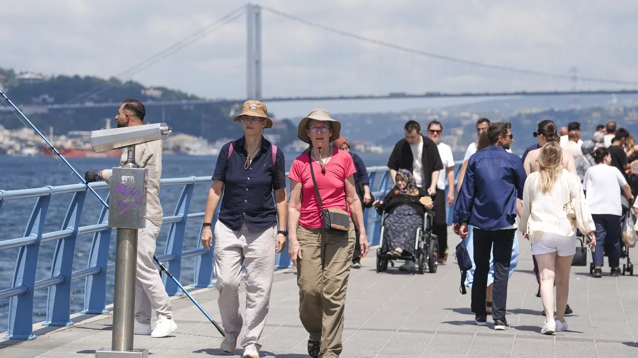 İstanbul'da kavurucu sıcak: Nem nefes aldırmadı