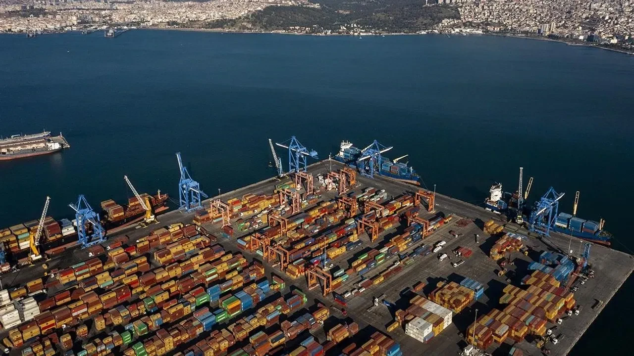 İzmir Limanı'nda yeni dönem! TVF'ye devir süreci tamamlandı