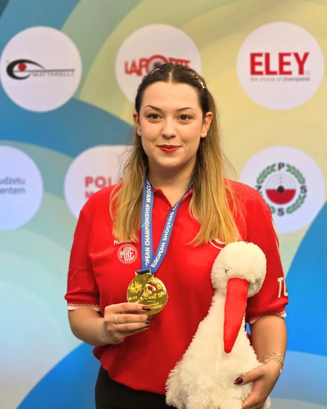 Milli atıcı İlayda Nur Çürük, Avrupa şampiyonu oldu