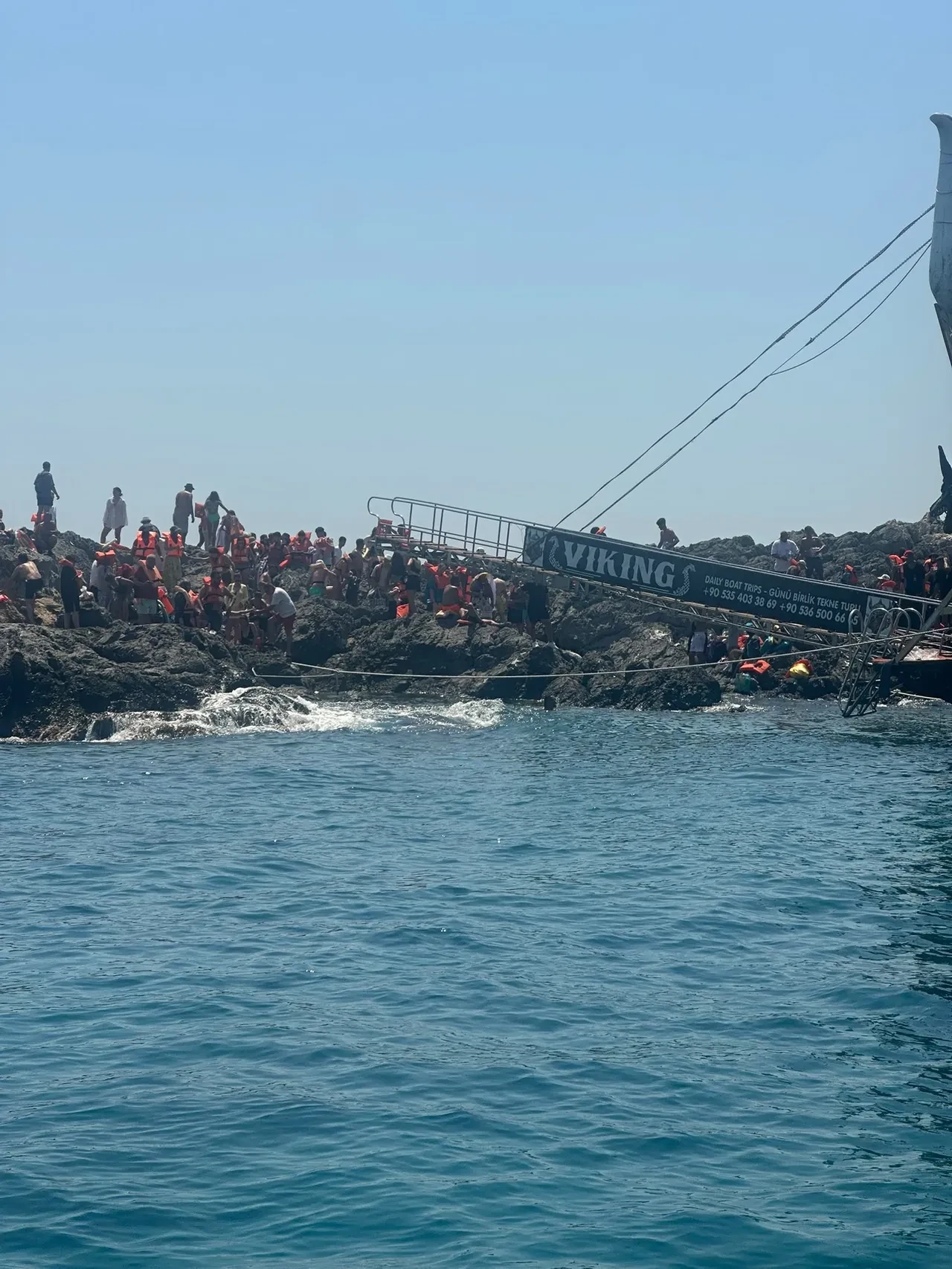 Ölüdeniz'de korku dolu anlar! Tatil turu kabusa döndü, bir anda su almaya başladı