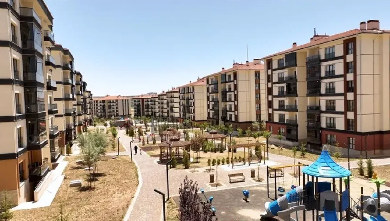TOKİ İstanbul kiralık konutları ile fahiş fiyatlara son! Başvuru şartları neler, kimler yararlanacak? Dr. Nihat Şen tüm detayları açıkladı!