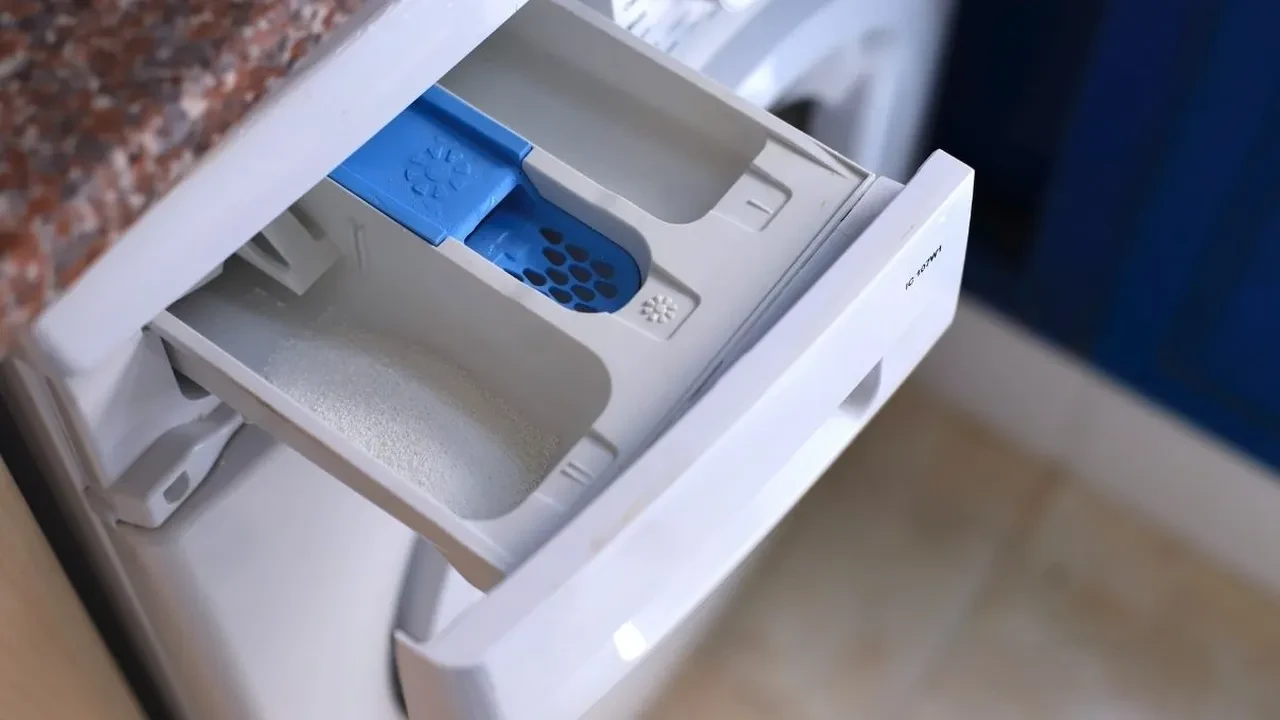 Yıllardır yumuşatıcıyı çamaşır makinesinde yanlış yere koyuyoruz!