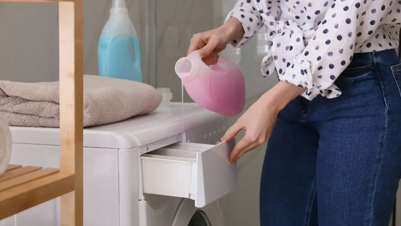 Yıllardır yumuşatıcıyı çamaşır makinesinde yanlış yere koyuyoruz!