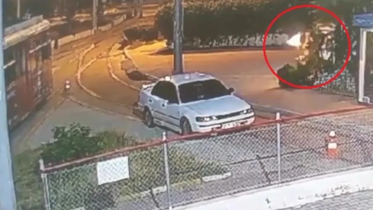 Antalya'da nostalji tramvayına molotoflu saldırı