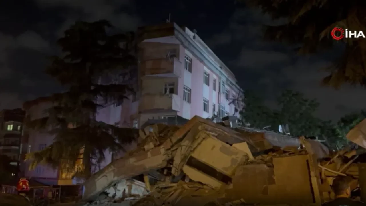 İstanbul Bahçelievler'de korkutan olay: 4 katlı bina yıkıldı