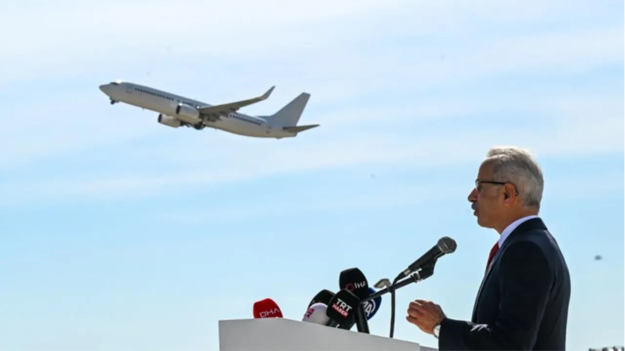 Bakan Uraloğlu duyurdu! Antalya Havalimanı’nın yeni simgesinde 46 Metre aşıldı