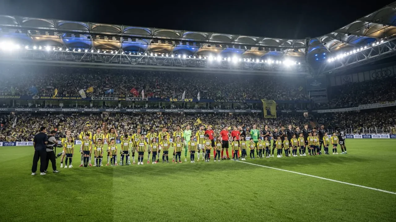 Fenerbahçe tur kapısını araladı! Sarı-lacivertliler, Sturm Graz'ı 2-0 yendi