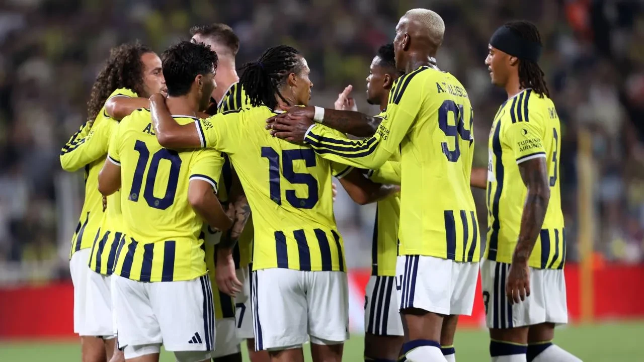 Fenerbahçe tur kapısını araladı! Sarı-lacivertliler, Sturm Graz'ı 2-0 yendi
