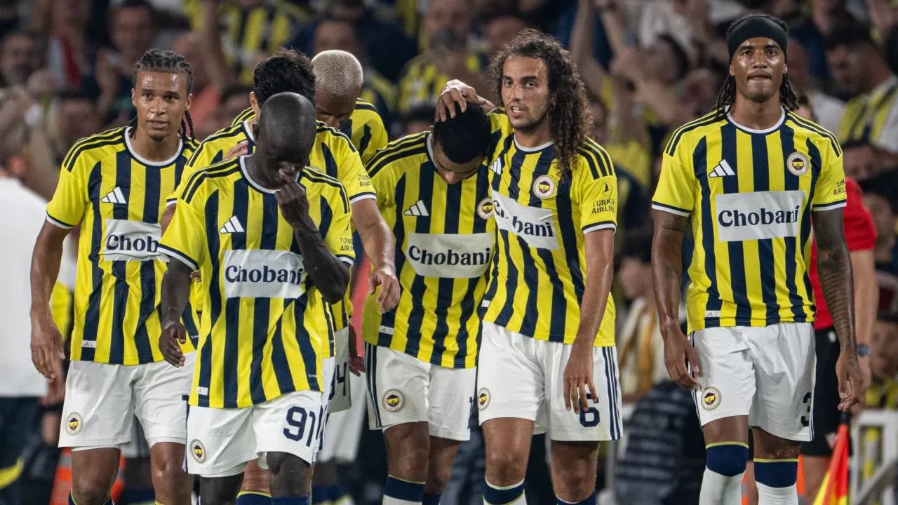 Fenerbahçe tur kapısını araladı! Sarı-lacivertliler, Sturm Graz'ı 2-0 yendi