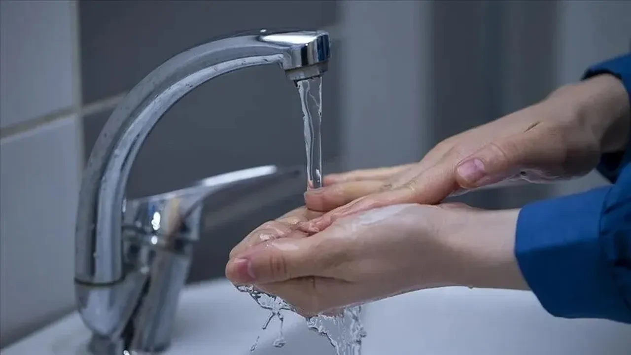 Güney Kıbrıs Rum Yönetimi İsrailli şirketle su anlaşması imzaladı! Rumlar ayağa kalktı