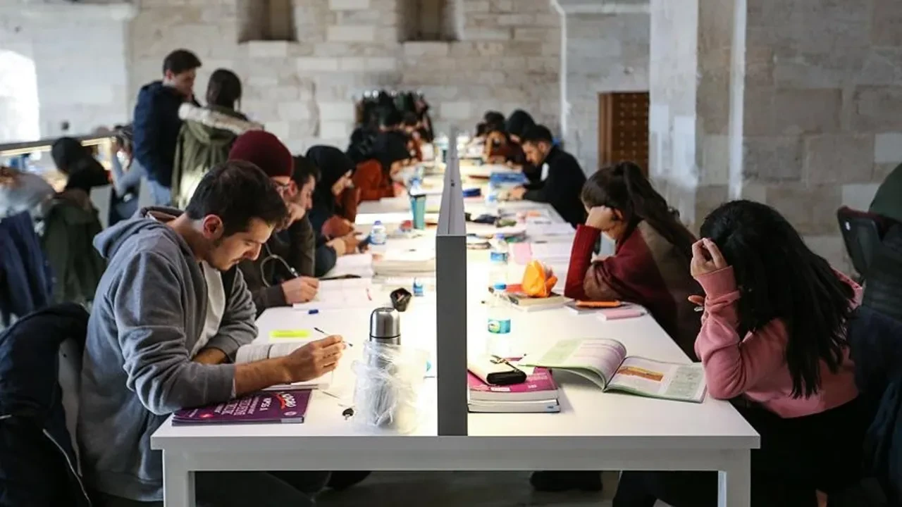 Hangi bölüme kaç puan ve sıralama ile girilir? İşte en çok tercih edilen bölümler ve sıralamaları