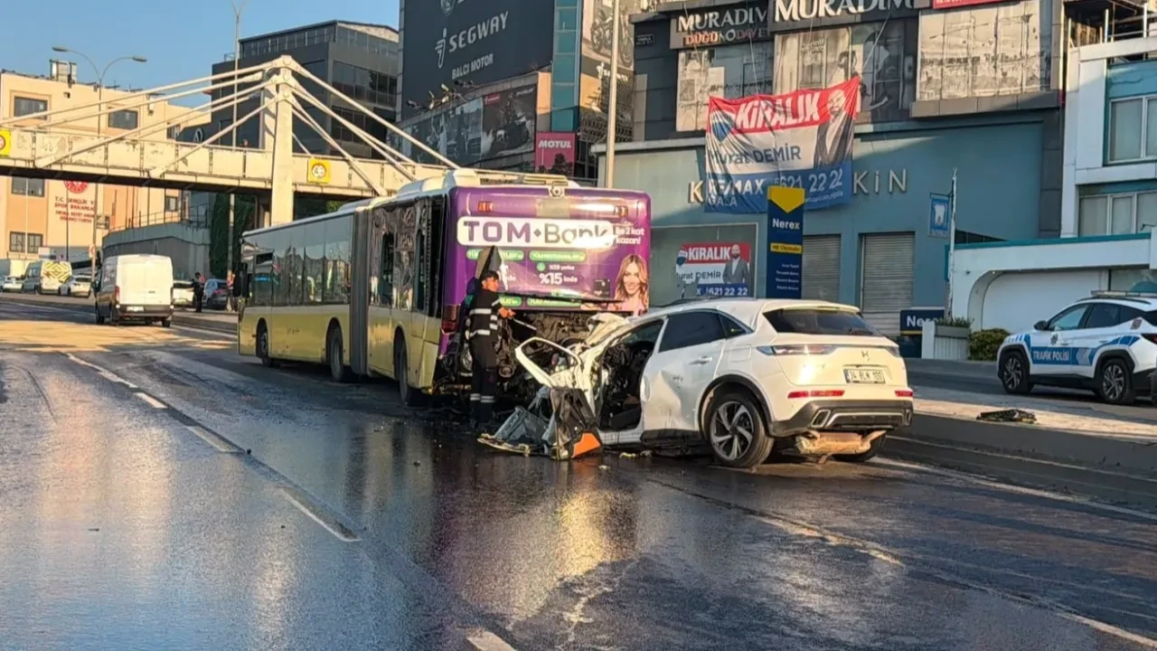 Küçükçekmece’de 3 kişinin öldüğü kazanın görüntüleri ortaya çıktı