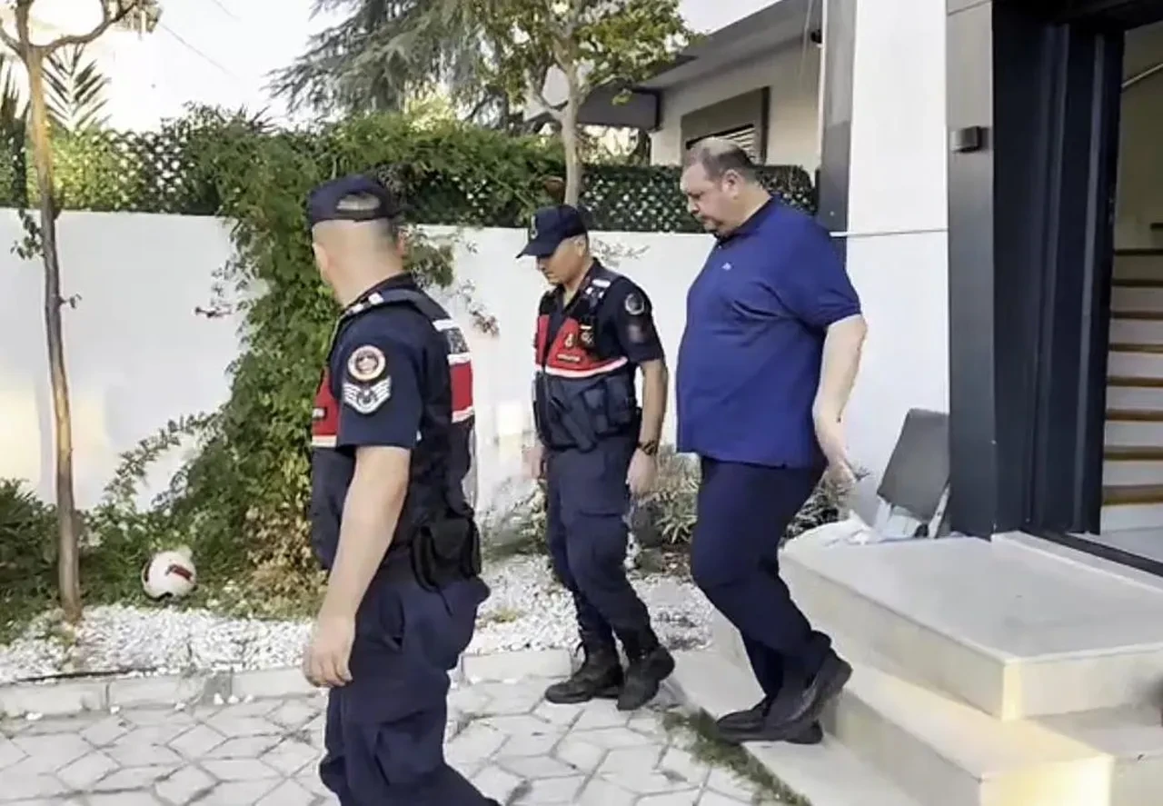 Menderes Belediye Başkanı İlkay Çiçek ile sevgilisinin mesajları ortaya çıktı: Ben yürüyen parayım bebeğim
