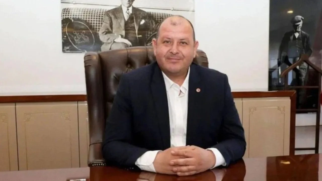Menderes Belediye Başkanı İlkay Çiçek ile sevgilisinin mesajları ortaya çıktı: Ben yürüyen parayım bebeğim