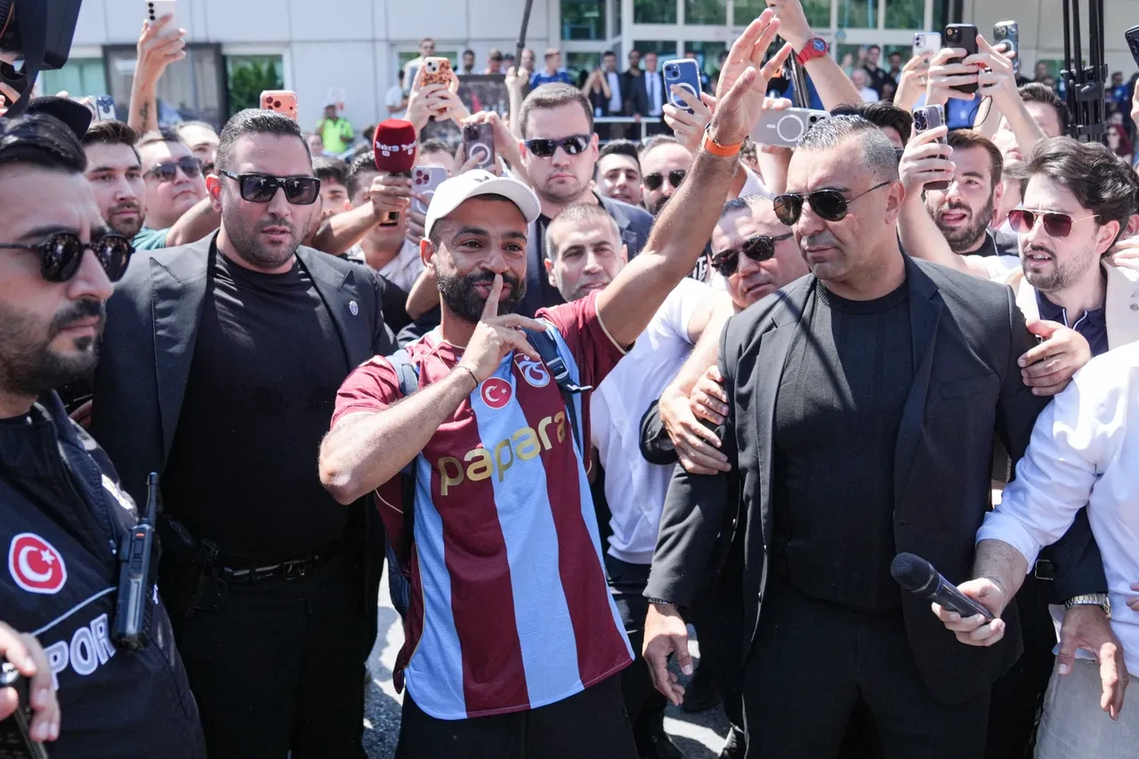Mohamed Salah İstanbul'da! Trabzonspor'a bugün imzayı atacak