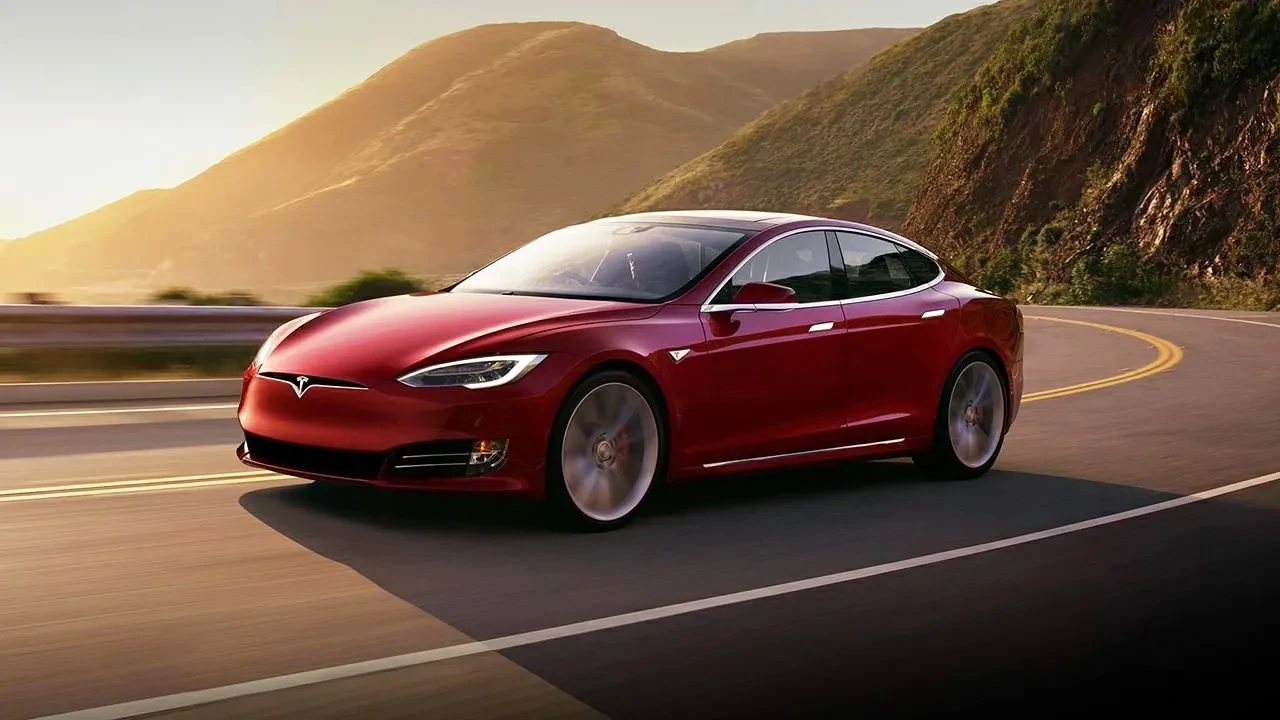 Tesla’da güncelleme krizi: Aşırı ısınma sorunu başladı