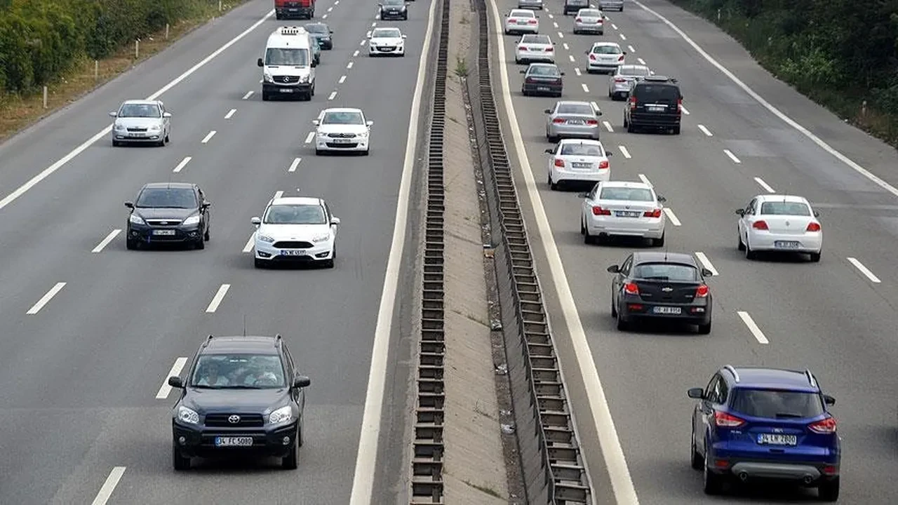 Tüm araç sahiplerini ilgilendiriyor! Trafik sigortasında yeni dönem resmen başladı: İşte değişiklikler